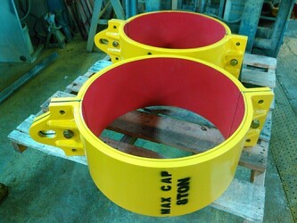 Cylinder lifting device